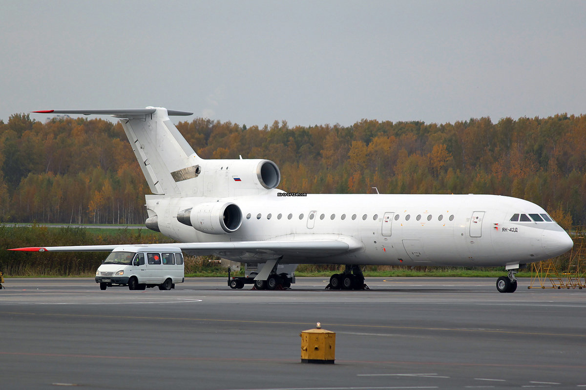 Yakovlev YAK 42D A venda - EUR 1.550.892 - Ad IDNo. 123163 - AirCraft24.com