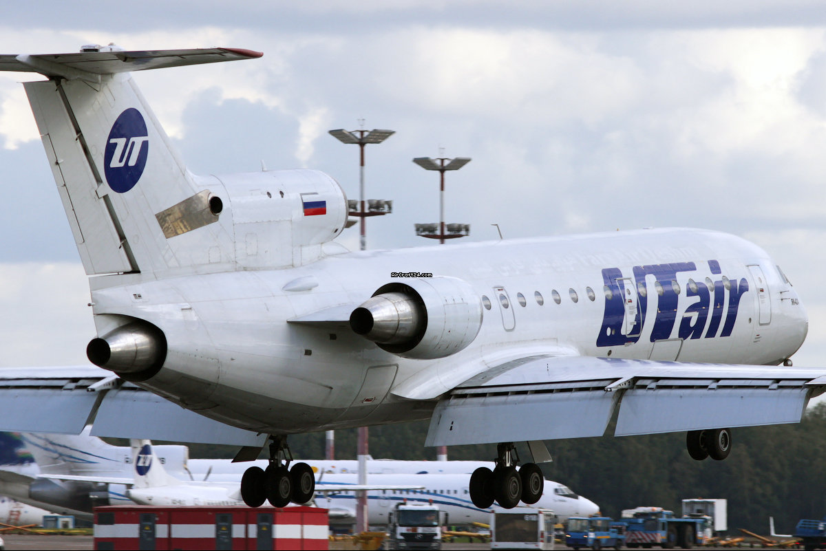 Yakovlev YAK 42D A venda - EUR 1.550.892 - Ad IDNo. 123163 - AirCraft24.com