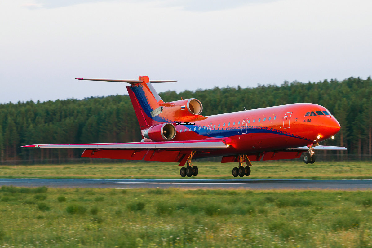 Yakovlev YAK 42D A venda - EUR 1.550.892 - Ad IDNo. 123163 - AirCraft24.com